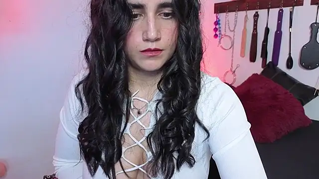 elowen halley1 online show from May 18, 2026, 6:45 pm