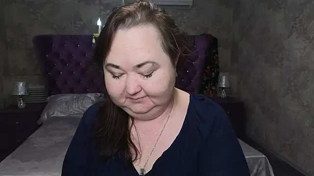 Eloisa Eliot online show from November 20, 2025, 2:29 pm