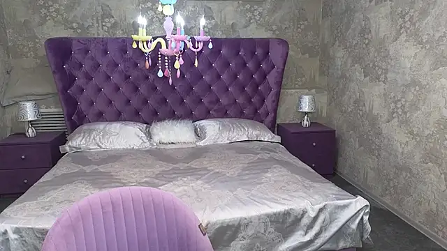 Eloisa Eliot online show from September 8, 2025, 2:27 pm