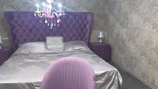 Eloisa Eliot online show from November 5, 2025, 3:59 pm