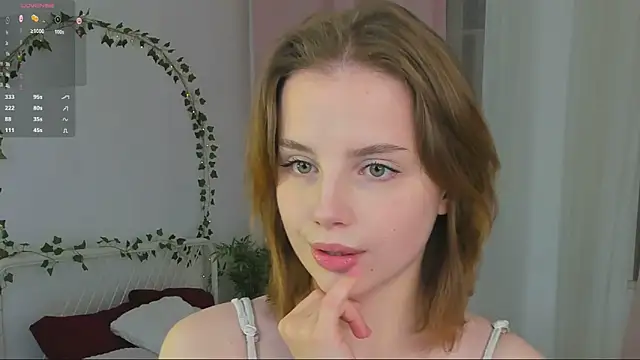 Snapshot of GabiMeshuggah chatting on November 5, 2025, 8:45 pm GabiMeshuggah online show from November 5, 2025, 8:45 pm