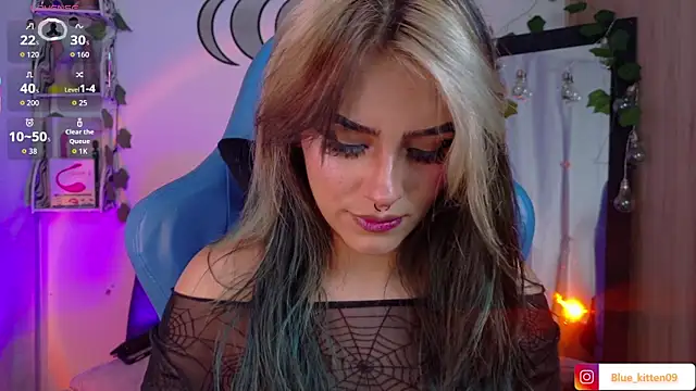 Snapshot of blue_kitten chatting on January 7, 2026, 9:42 pm blue kitten online show from January 7, 2026, 9:42 pm