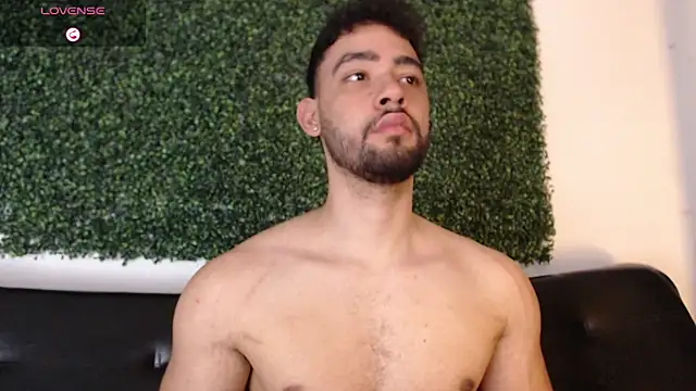 Snapshot of sam_ford_2 chatting on April 3, 2026, 12:28 am sam ford 2 online show from April 3, 2026, 12:28 am