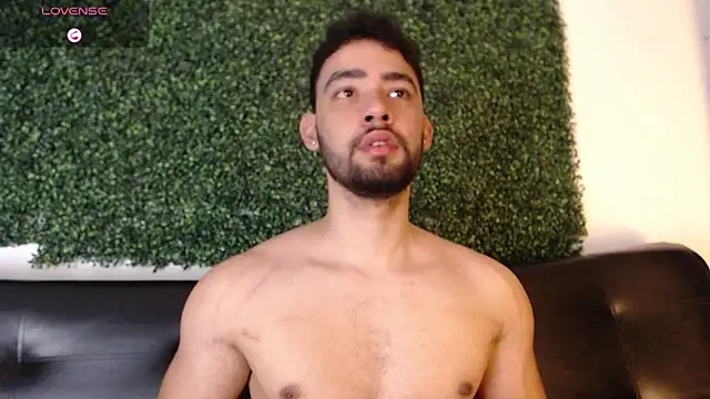 Snapshot of sam_ford_2 chatting on April 11, 2026, 12:29 am sam ford 2 online show from April 11, 2026, 12:29 am