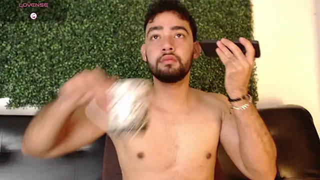 Snapshot of sam_ford_2 chatting on April 14, 2026, 12:59 am sam ford 2 online show from April 14, 2026, 12:59 am