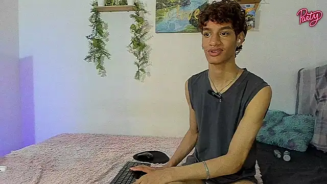 Peterfrost19 online show from November 19, 2025, 9:48 pm