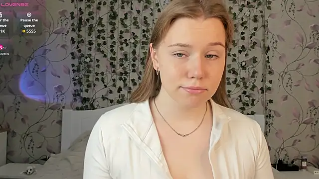  influensii  online show from October 28, 2025, 5:08 am