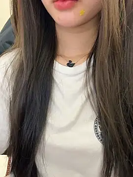 Snapshot of Dolly282 chatting on July 23, 2026, 1:19 am Dolly282 online show from July 23, 2026, 1:19 am