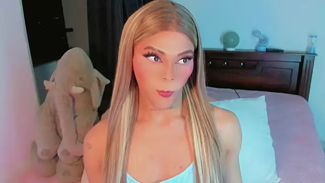 Flora Minx online show from December 16, 2025, 7:34 am