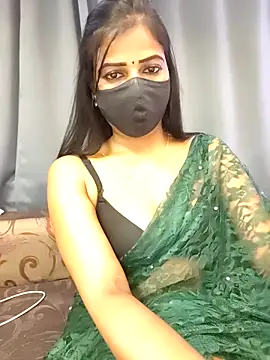 Misss-julli online show from November 1, 2025, 7:46 am