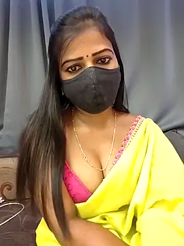 Misss-julli online show from November 8, 2025, 5:44 am