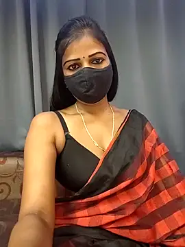 Misss-julli online show from October 5, 2025, 5:09 am