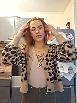 Snapshot of SlimBellaa chatting on February 13, 2026, 11:43 am SlimBellaa online show from February 13, 2026, 11:43 am