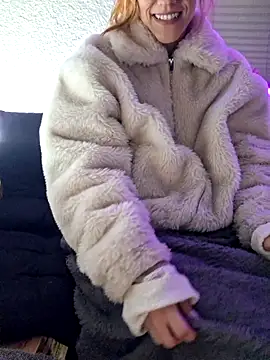 SlimBellaa online show from November 27, 2025, 9:15 pm