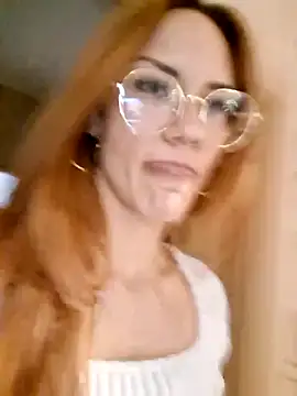 SlimBellaa online show from December 18, 2025, 3:27 pm