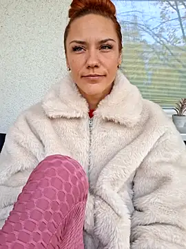 SlimBellaa online show from October 31, 2025, 11:40 am