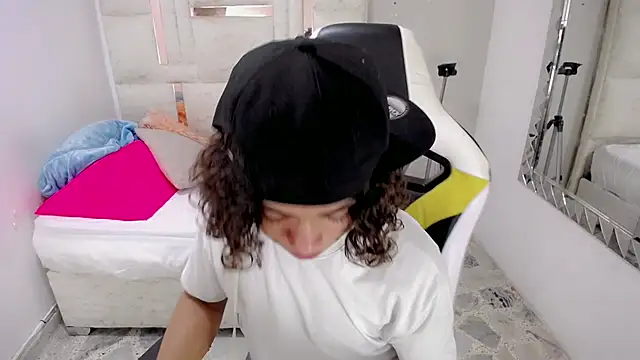 Snapshot of Stein_ chatting on November 22, 2025, 8:40 pm Stein online show from November 22, 2025, 8:40 pm