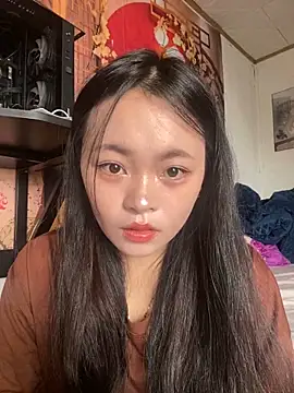 Julia-Elsa online show from October 15, 2025, 3:27 am