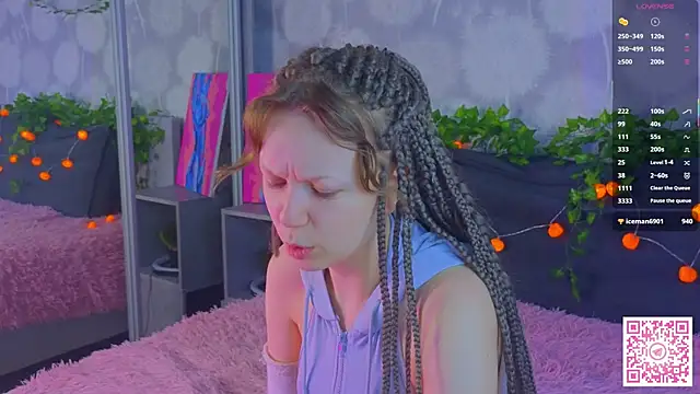 EmiliSaren online show from October 11, 2025, 3:24 pm