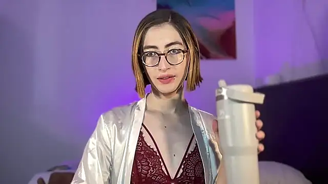 rousseblossom online show from October 6, 2025, 12:12 am