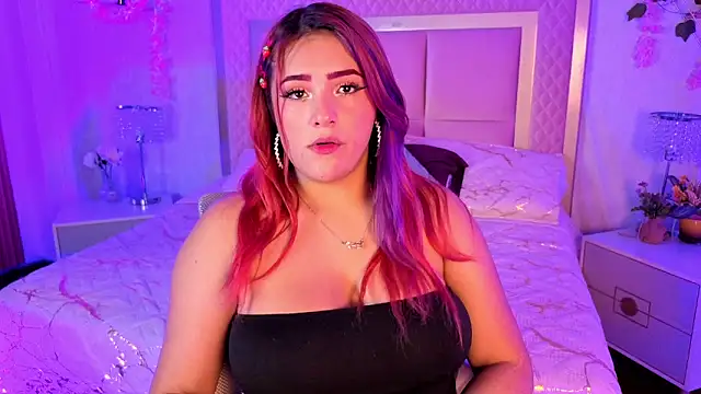 AlanaOdison online show from November 6, 2025, 8:46 pm