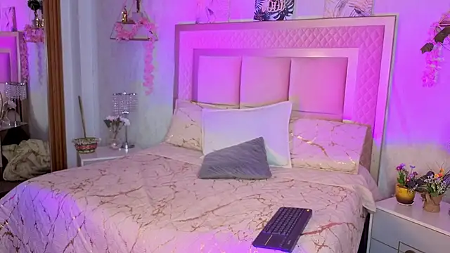 Snapshot of AlanaOdison chatting on January 17, 2026, 9:29 pm AlanaOdison online show from January 17, 2026, 9:29 pm