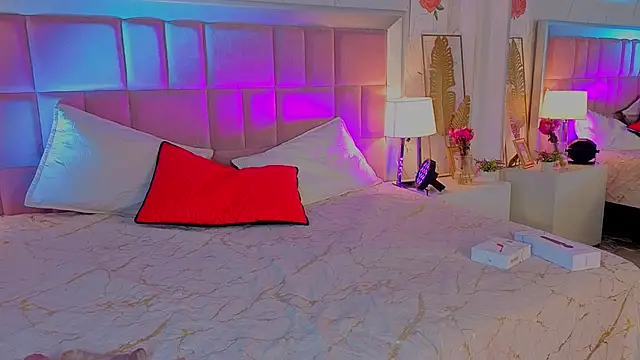 Snapshot of AlanaOdison chatting on April 9, 2026, 7:42 pm AlanaOdison online show from April 9, 2026, 7:42 pm