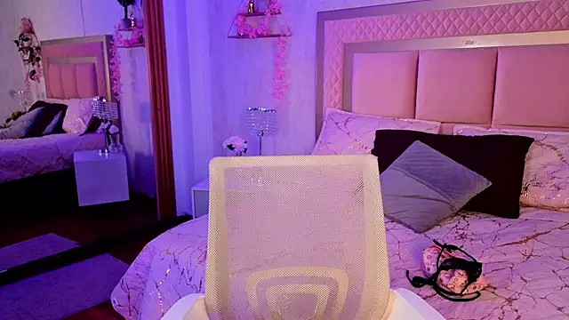 AlanaOdison online show from November 20, 2025, 9:04 pm