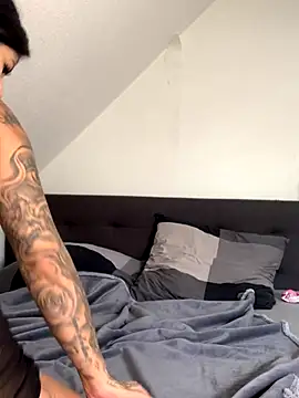 mrskarmaa online show from December 14, 2025, 2:22 pm