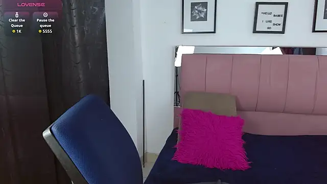 Snapshot of Lele_F_w chatting on November 17, 2025, 8:35 pm Lele F w online show from November 17, 2025, 8:35 pm