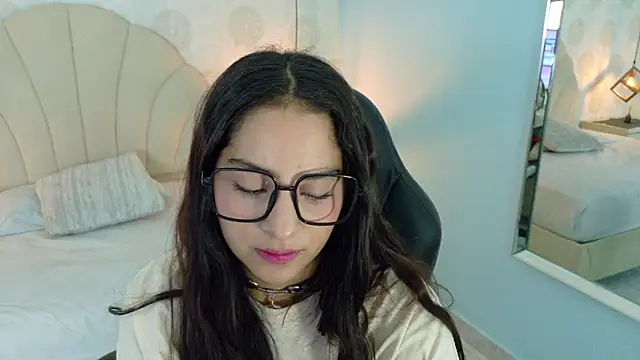 AIXATRISTA1 online show from March 3, 2026, 7:43 pm