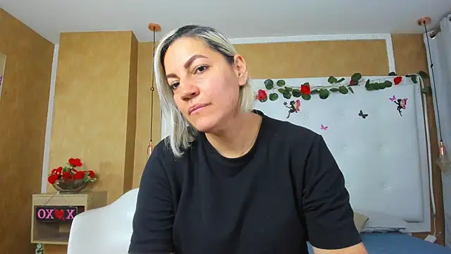 Heidy milf online show from February 22, 2026, 4:08 pm