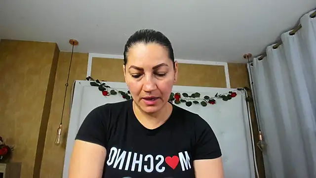 Heidy milf online show from May 12, 2026, 7:53 pm