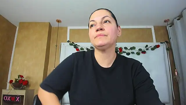 Heidy milf online show from May 22, 2026, 8:29 pm