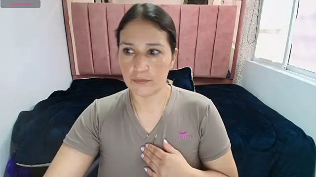 Snapshot of Barbara_fox__ chatting on May 4, 2026, 12:08 pm Barbara fox online show from May 4, 2026, 12:08 pm