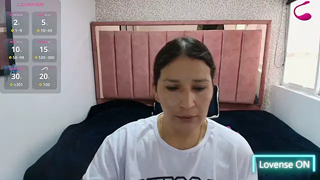 Snapshot of Barbara_fox__ chatting on May 6, 2026, 12:31 pm Barbara fox online show from May 6, 2026, 12:31 pm