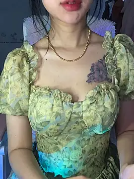 Snapshot of Sexlove_bb chatting on March 5, 2026, 12:29 am Sexlove bb online show from March 5, 2026, 12:29 am