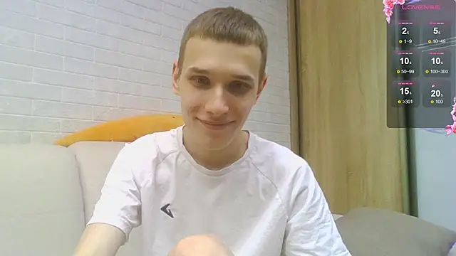 Snapshot of your___honeyy chatting on September 11, 2025, 1:11 pm your   honeyy online show from September 11, 2025, 1:11 pm