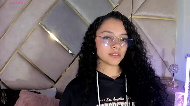 Angellit Afrodita  online show from March 26, 2026, 10:35 am