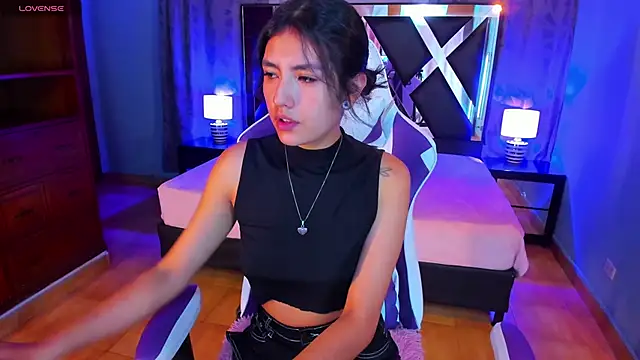 sweet-muse online show from November 8, 2025, 2:48 am