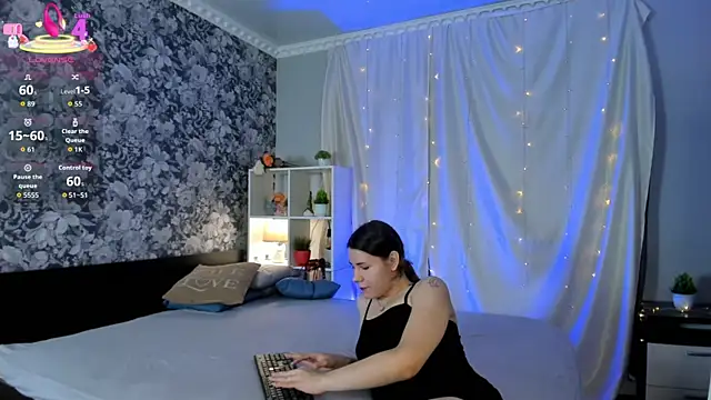 Snapshot of Laila_Blarr chatting on September 12, 2025, 9:53 am Laila Blarr online show from September 12, 2025, 9:53 am