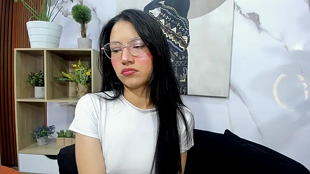 Sophie Calloway online show from November 13, 2025, 4:00 pm