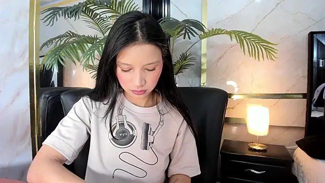 Snapshot of Sophie_Calloway chatting on March 4, 2026, 3:20 pm Sophie Calloway online show from March 4, 2026, 3:20 pm