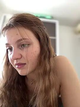 Snapshot of Emaline_Fane chatting on February 26, 2026, 1:55 pm Emaline Fane online show from February 26, 2026, 1:55 pm