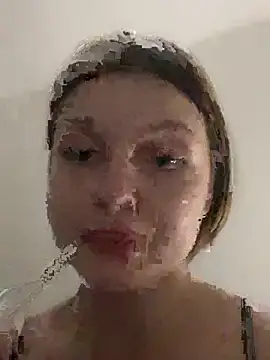 Snapshot of Emaline_Fane chatting on April 16, 2026, 9:39 pm Emaline Fane online show from April 16, 2026, 9:39 pm