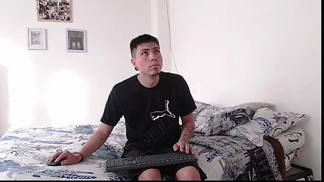 Snapshot of Sweet_paradisex chatting on September 22, 2025, 12:00 pm Sweet paradisex online show from September 22, 2025, 12:00 pm