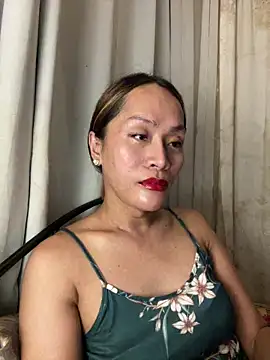 Snapshot of RomanticPearlTS chatting on March 12, 2026, 4:18 am RomanticPearlTS online show from March 12, 2026, 4:18 am