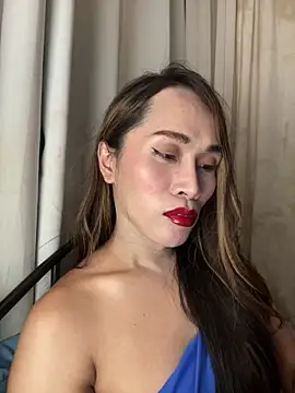 Snapshot of RomanticPearlTS chatting on April 8, 2026, 12:39 pm RomanticPearlTS online show from April 8, 2026, 12:39 pm