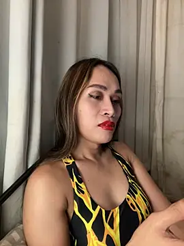 Snapshot of RomanticPearlTS chatting on March 25, 2026, 1:06 am RomanticPearlTS online show from March 25, 2026, 1:06 am