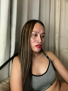 Snapshot of RomanticPearlTS chatting on March 19, 2026, 2:28 pm RomanticPearlTS online show from March 19, 2026, 2:28 pm